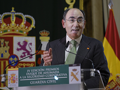 foto noticia Ignacio Galán recoge el premio Duque de Ahumada a la excelencia en la seguridad corporativa, otorgado a Iberdrola por la Guardia Civil.